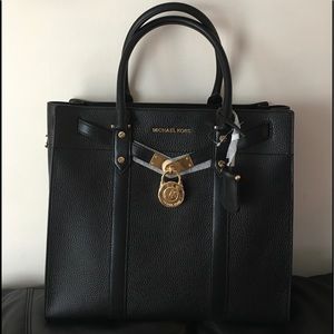 🔥NWT !! Michael Michael Kors Tote !!